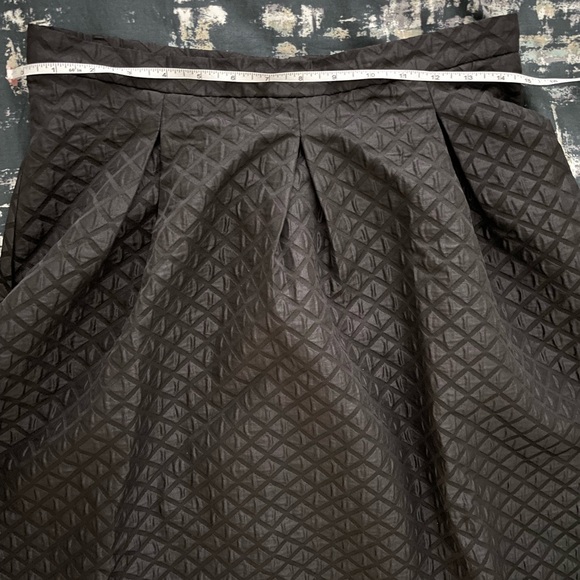 TOPSHOP Quilted Black A-Line Skirt - Picture 6 of 7